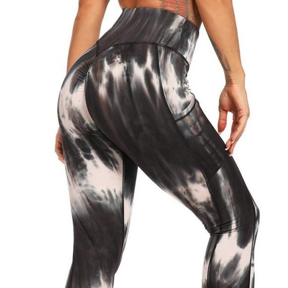 NWOT black white tie dye booty scrunch leggings S - Picture 3 of 4